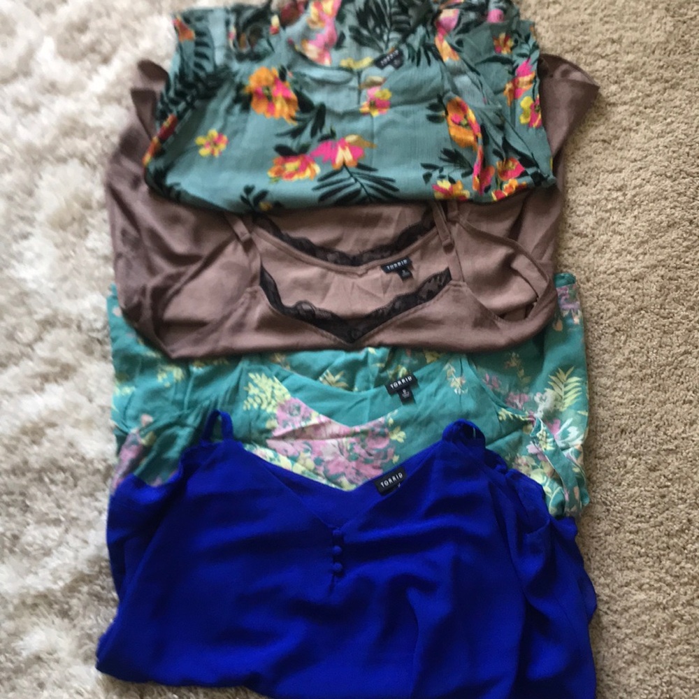 Blue and Floral Women's Tops Set